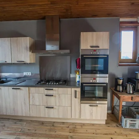 Grande Batisse Conviviale Avec Espace Detente, Fibre Haut Debit Et Proximite Des Commodites - Fr-1-582-21 *